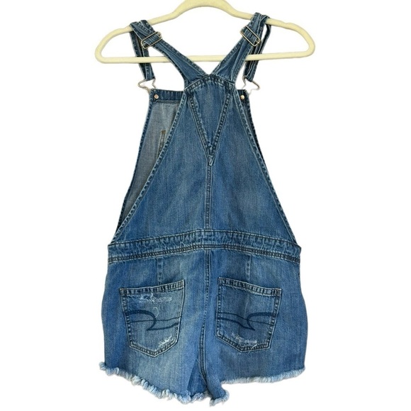 American Eagle Short Distressed Overalls Women’s Medium Blue Jeans Beach Summer - Picture 3 of 13